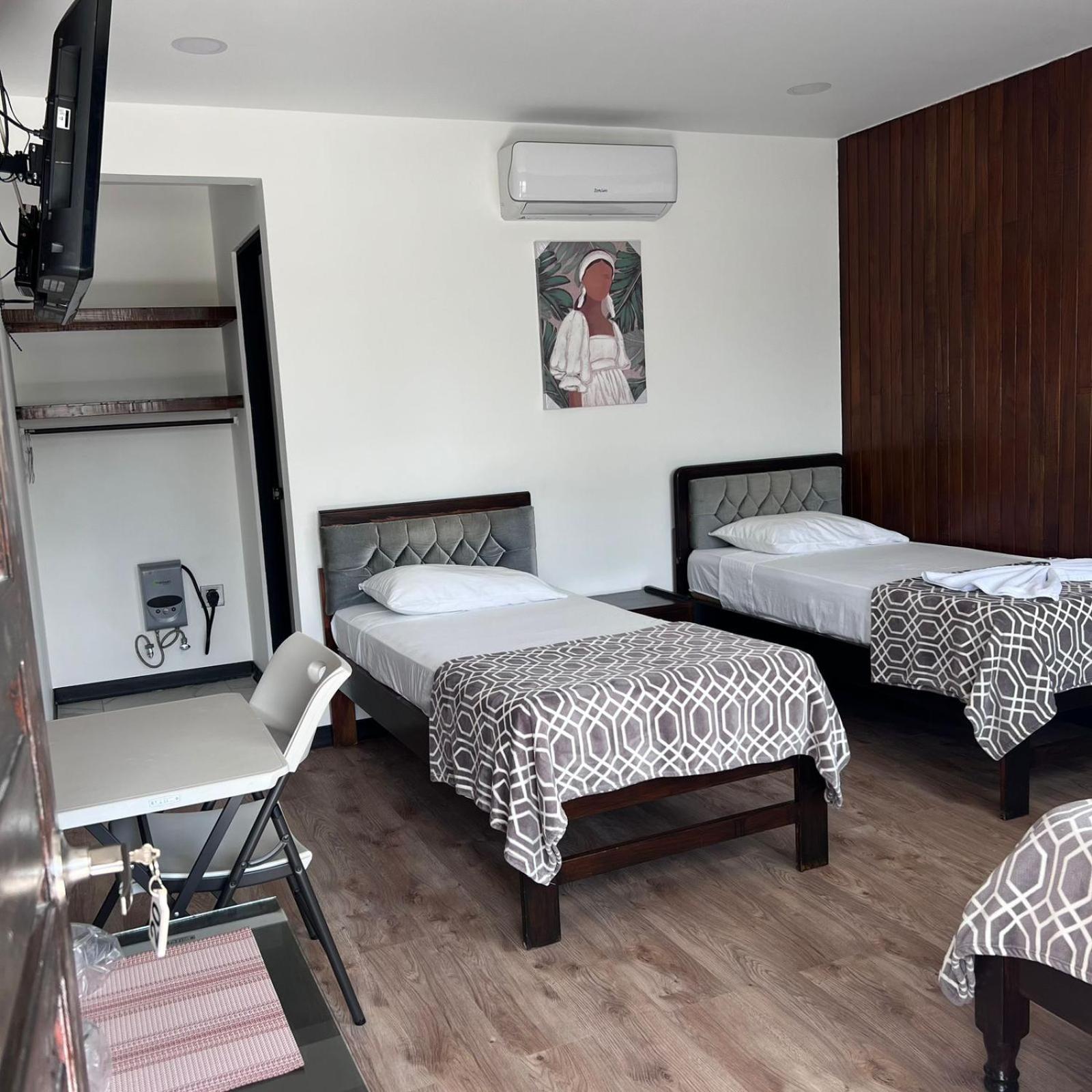 Hotel Naralit Тиларан Экстерьер фото