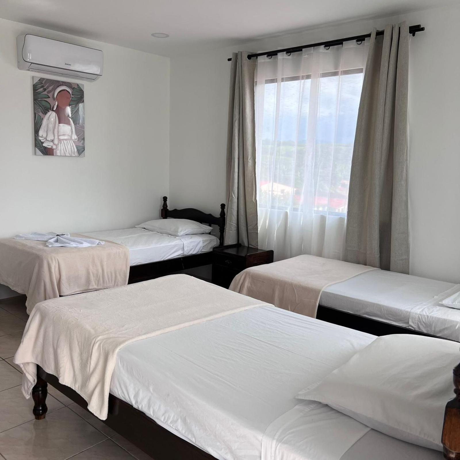 Hotel Naralit Тиларан Экстерьер фото
